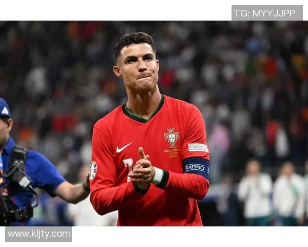 近十年足球球星热度排行分析：谁是全球足坛最具人气的超级巨星