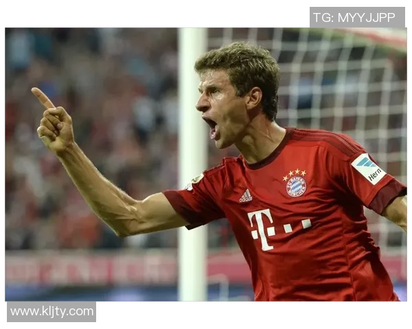 《绿茵传奇:足球巨星的荣耀与奋斗人生》 《绿茵传奇:足球巨星的荣耀与奋斗人生》